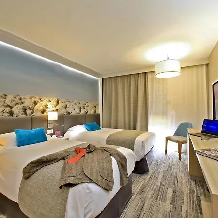 Mercure L'occitan מלון